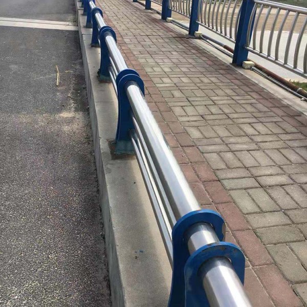 道路護欄