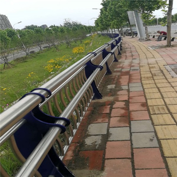 道路護欄