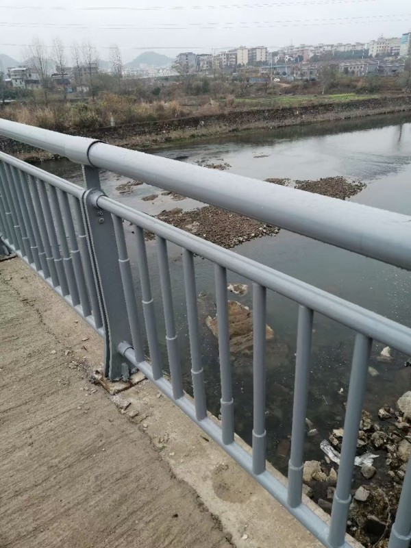 橋梁護欄