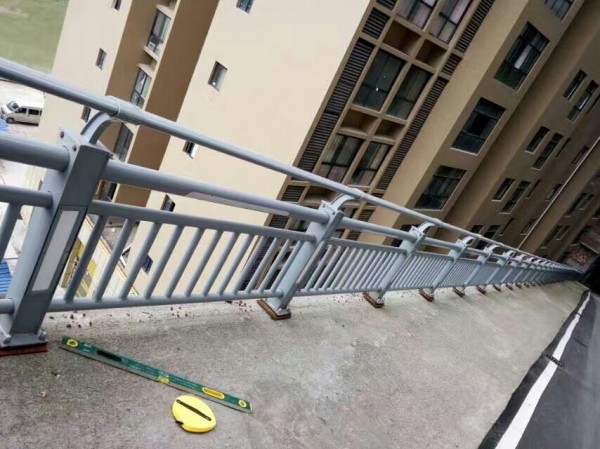 燈光欄桿