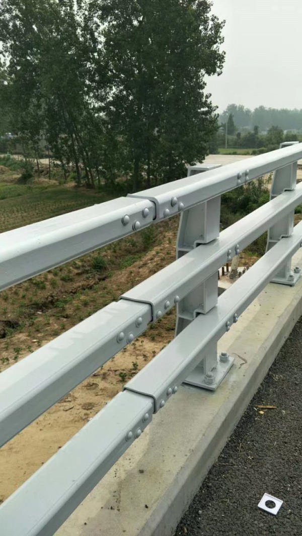 防撞護欄
