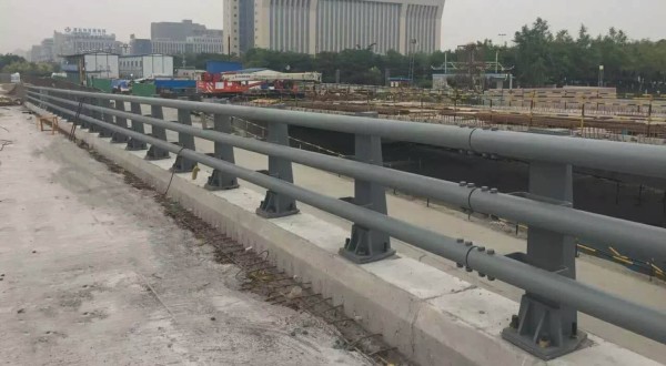 防撞護欄